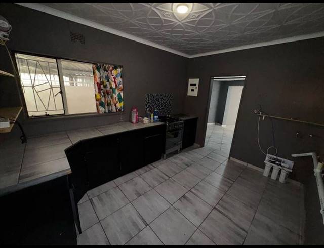 4 BEDROOM HOUSE FOR SALE IN VAN DYK PARK